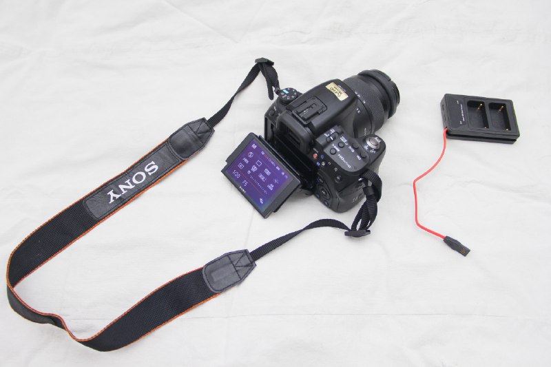 SONY A580 camera with one lens, second lens optional