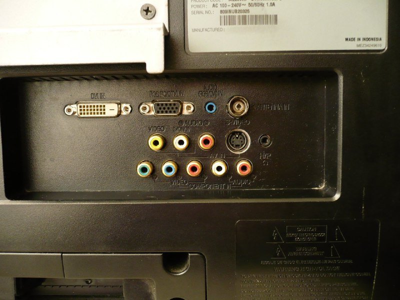 Телевизор LG 22' с переходником VGA 4