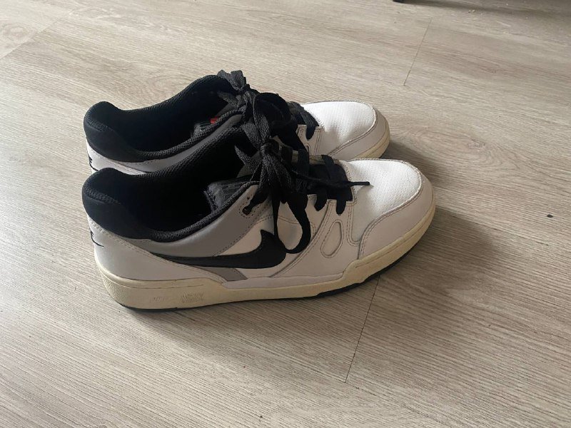 nike кроссовки размер 9.5-43