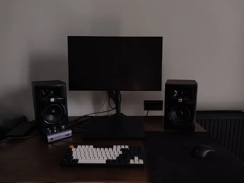 JBL 305P MkII, Dell UltraSharp U2723QE, Keychron C1, Logitech G640, Soundcore Life Q20, Martinez FAW-702VS, Dreame L10s Pro 1