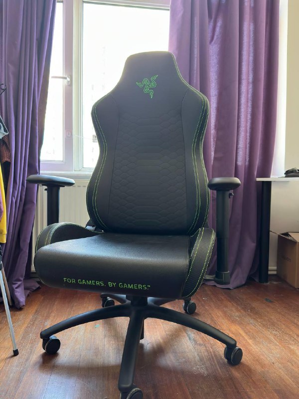 Dyson Airwrap Complete Long, Razer Iskur X Chair 2