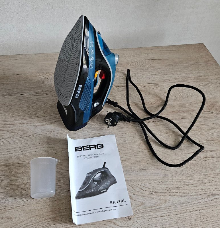 Столы, VR headset Meta Quest 2, Ford GT модель, калимба, утюг 8