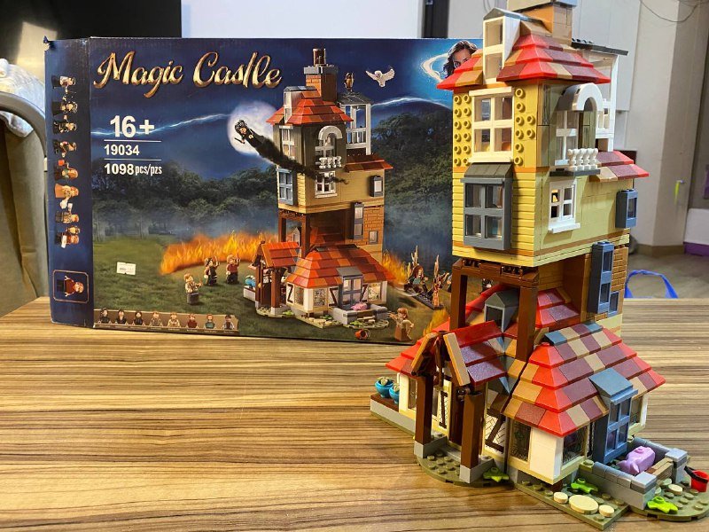 Конструктор Лего Гарри Поттер набор Нора 1098 деталей 3