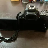 Canon EOS 250D camera with lens 4