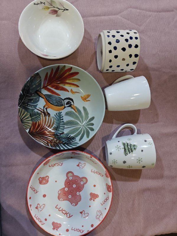 Тарелка с птицей, тарелка с мишкой, белая тарелка, кружки, фигурка Jimin из Макдональдс