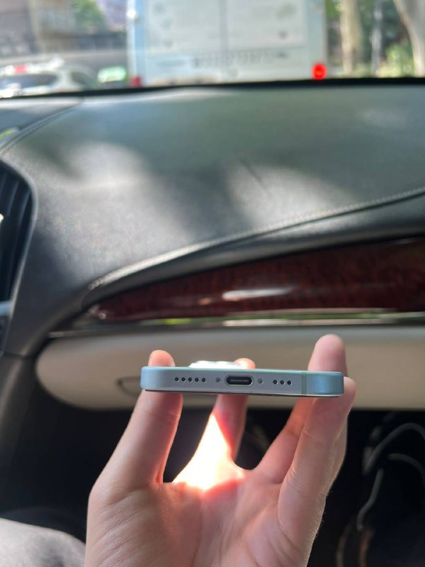 Айфон 15 в идеальном состоянии 4