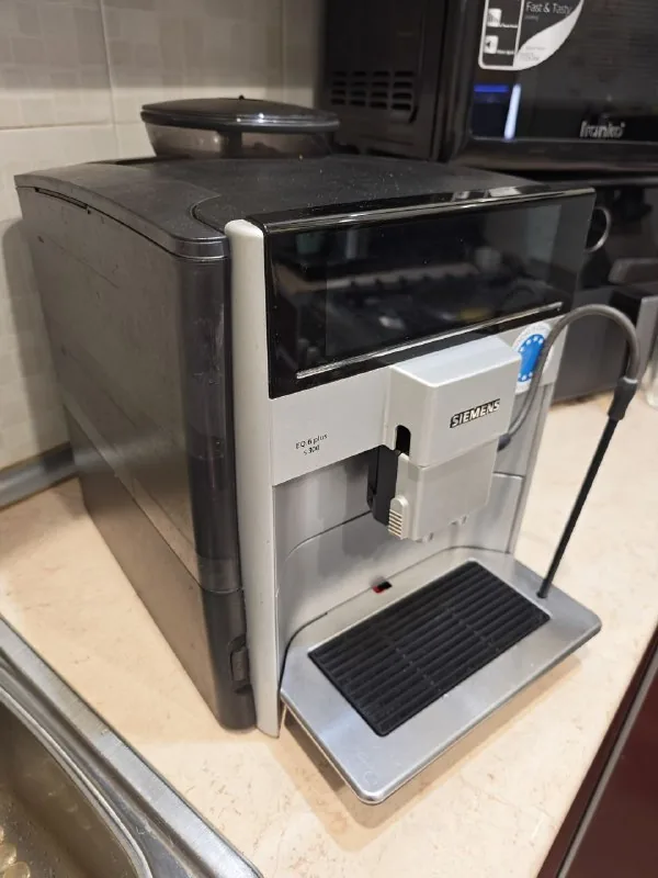 Кофемашина Siemens S300 EQ.6 plus 1