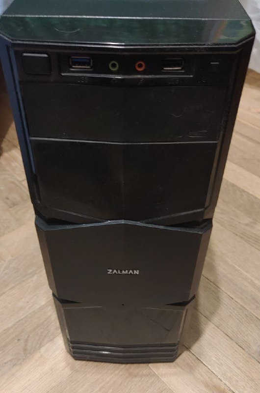 Компьютерный кейс Zalman в хорошем состоянии