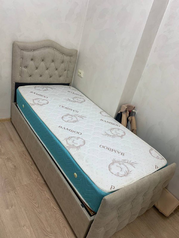 Кровать с ортопедическим матрасом 90-200см с местом хранения