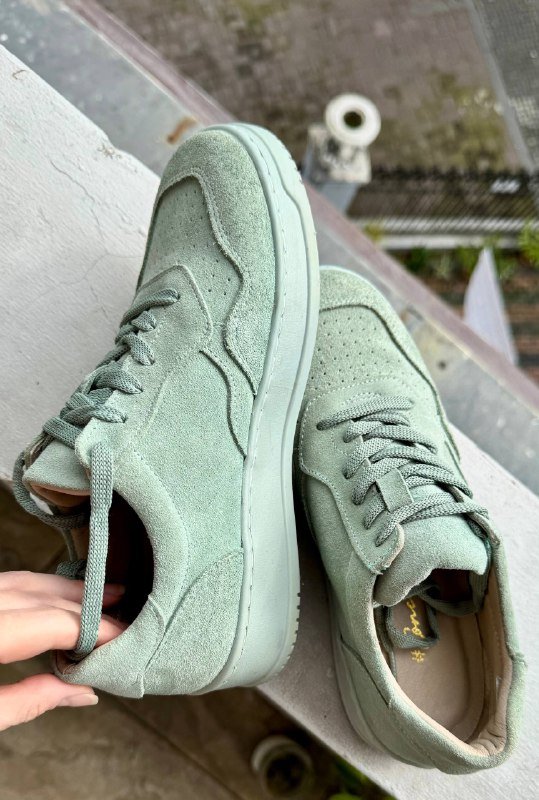 Кеды зеленые, сандалии серые, кеды Puma белые 2