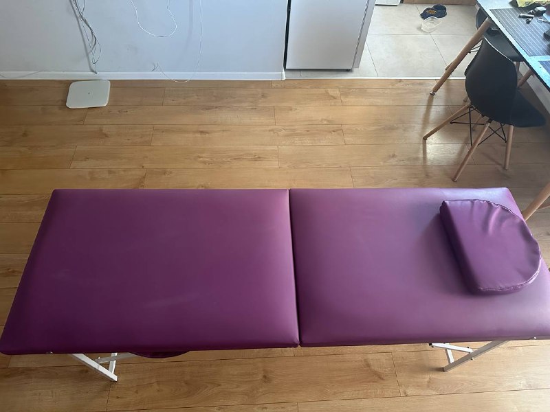 Массажный тату стол кушетка складной с простынями 2