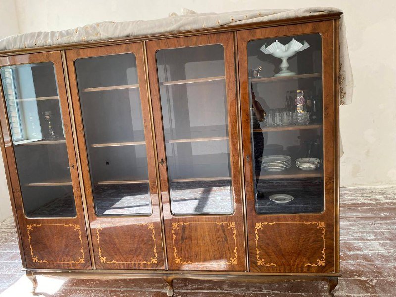 Антикварный шкаф в классическом стиле 4