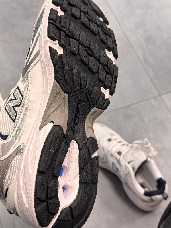 Кроссовки New Balance 530 42 размер