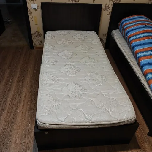 2 beds with mattresses 100×190