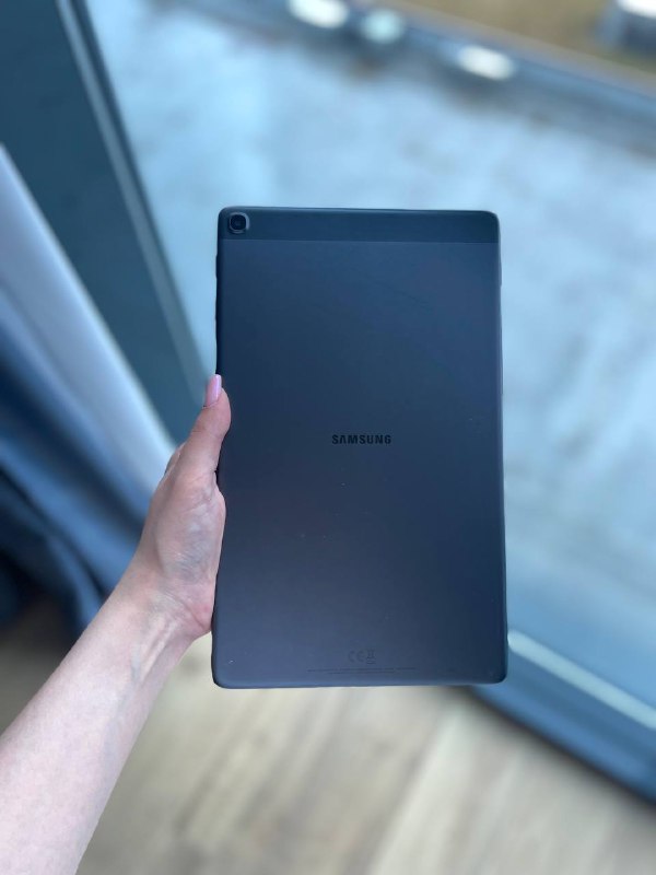 iPad Air, iPad 6 поколения, AirPods 4, Samsung Tab A 8