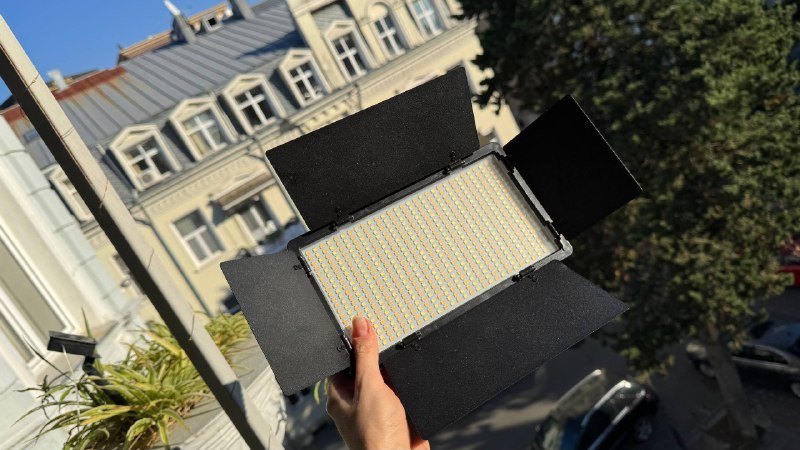 Видео свет лампа с регуляцией яркости и теплоты