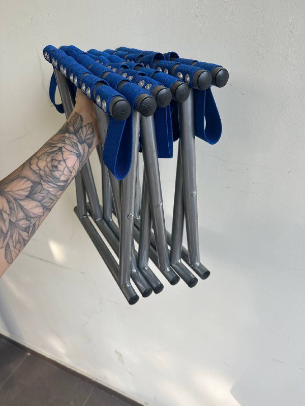 Пластиковый столик, 3 раскладных стульчика, пляжный зонт 3