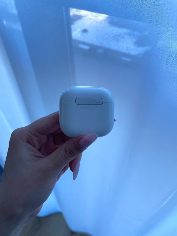 iPhone 12, AirPods, Razer Microphone 5