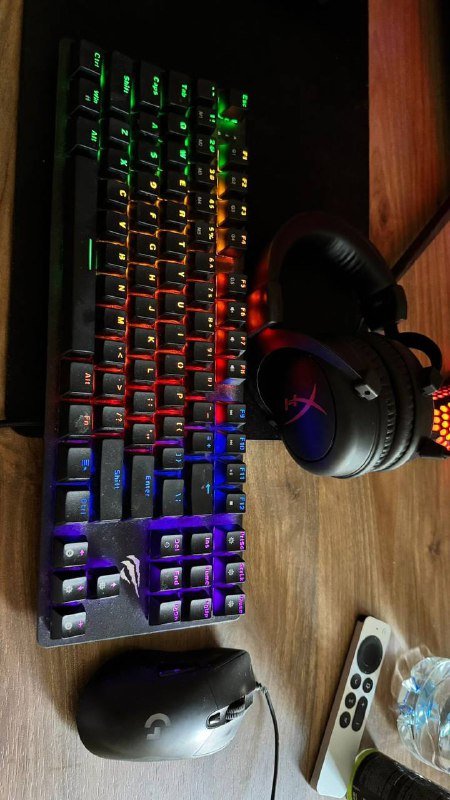 Компьютер, монитор, наушники, клавиатура, мышка 5