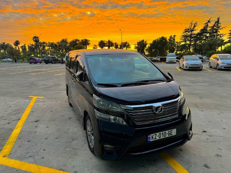 Toyota Vellfire 2011 минивен