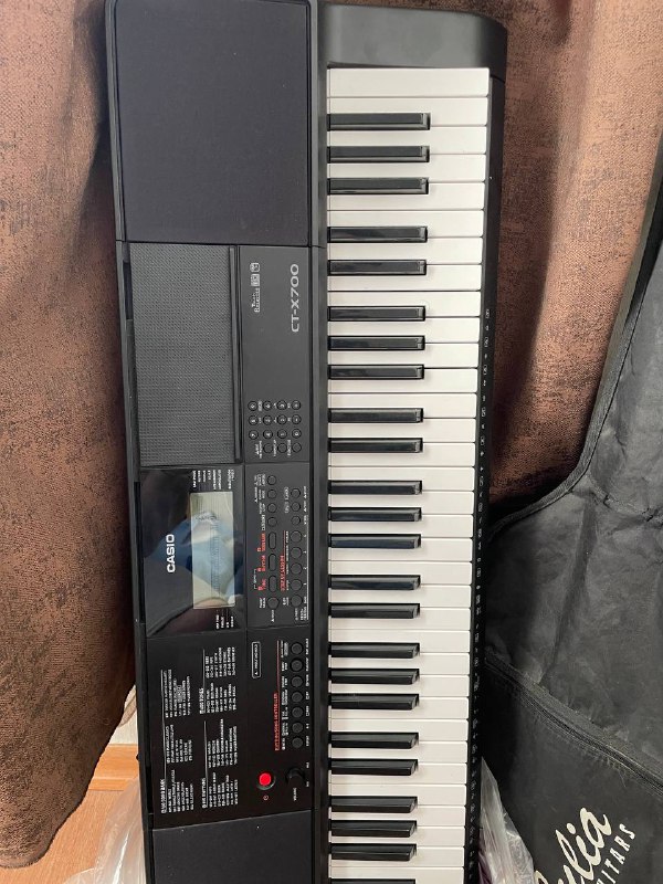 Продаю синтезатор Casio CT-X700