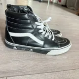 Vans Sk8-Hi Black/White 2