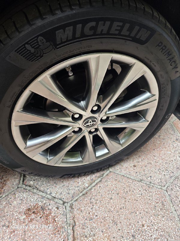 Toyota RAV4 2017 Hybrid Limited 4