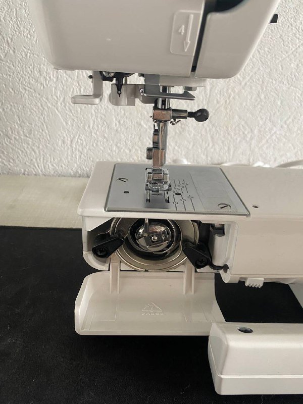 Швейная машина Janome HD1019 с аксессуарами 2