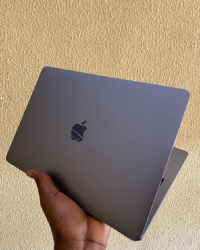 MacBook Pro M1 8/256GB Space Grey 2