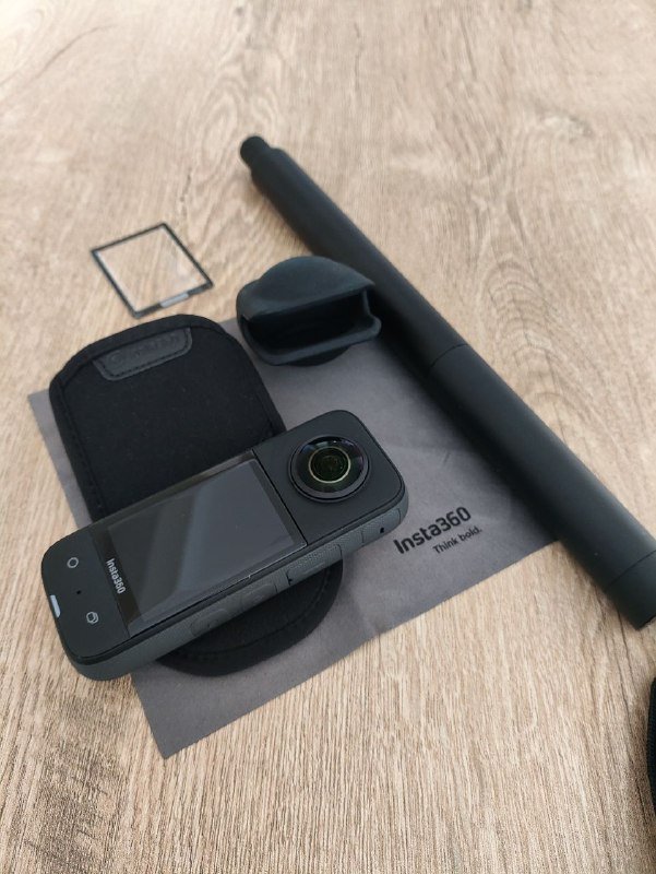 Камера Insta360 с аксессуарами 4