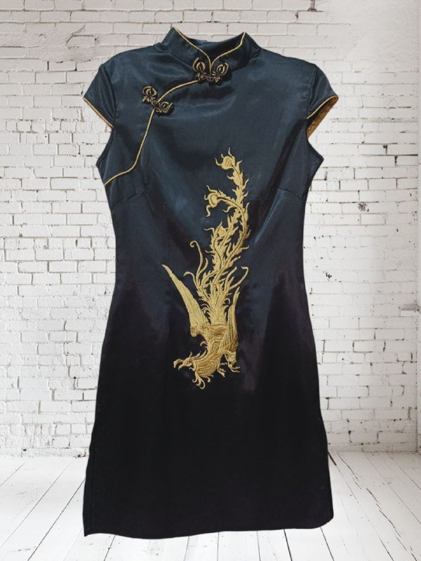 Атласная блузка и два платья, размеры XS-S, S-M 2