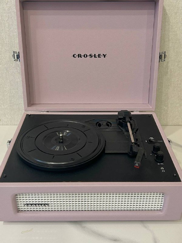Виниловый проигрыватель Crosley Voyager Amethyst
