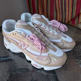 Женские кроссовки New Balance 1000 1