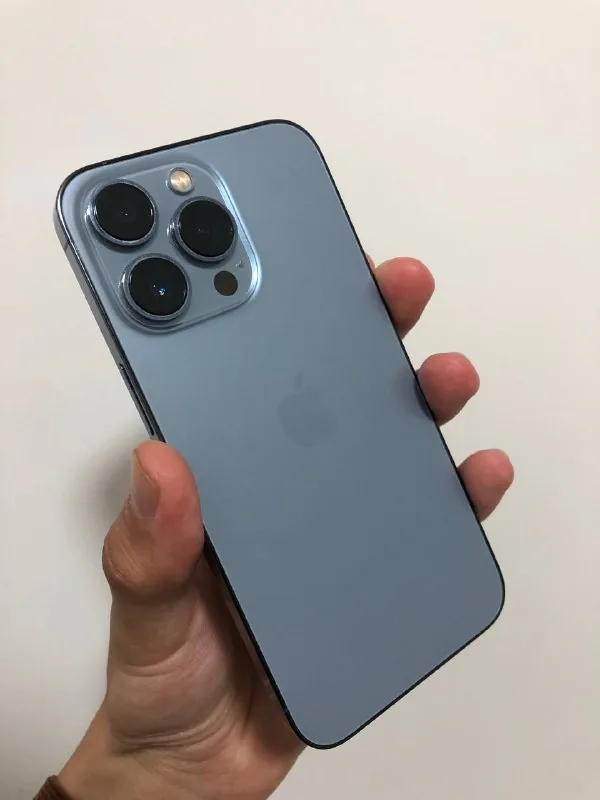 iPhone 13 Pro 256GB Sierra Blue 1