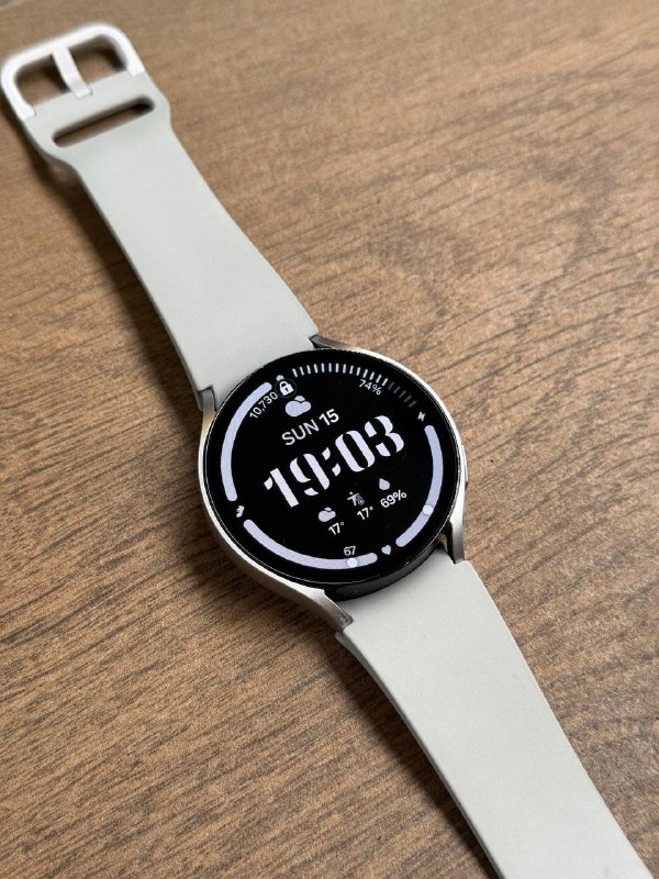Samsung Galaxy S22 256GB, Galaxy Watch 6 44mm 3