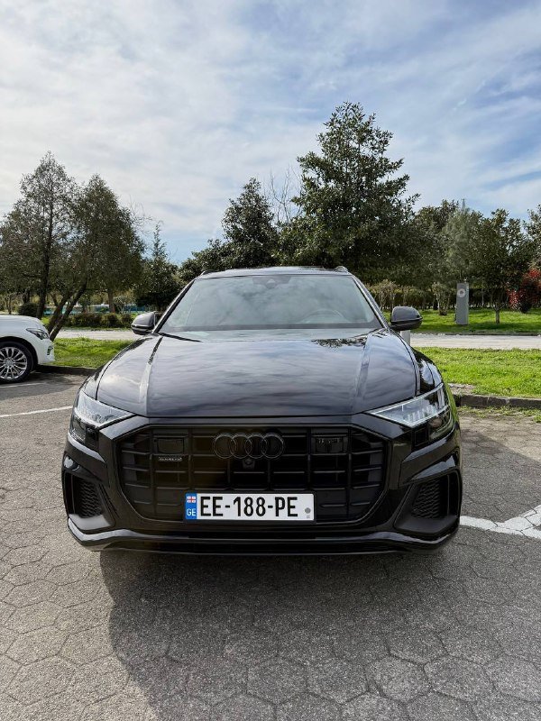 Audi Q8 3