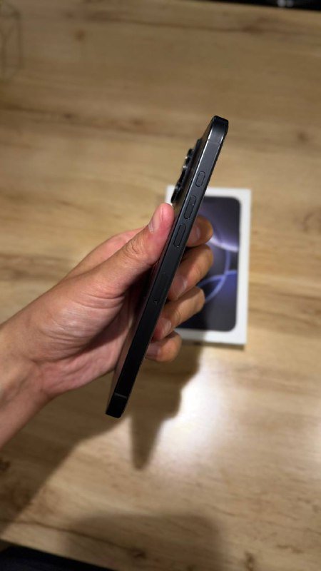 iPhone 16 pro max black titanium 256GB 3