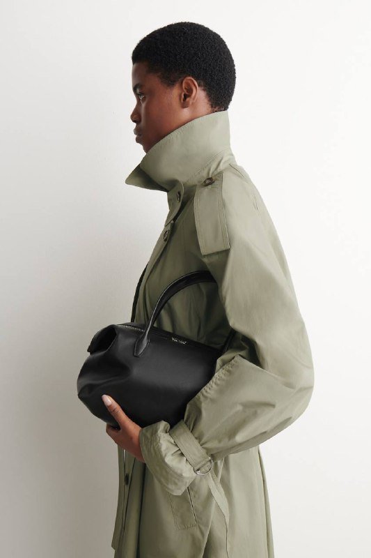 Кожаная сумка cos 2026