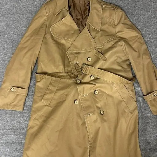 Весь набор одежды, сумки Miu Miu, куртки Balenciaga, сапоги