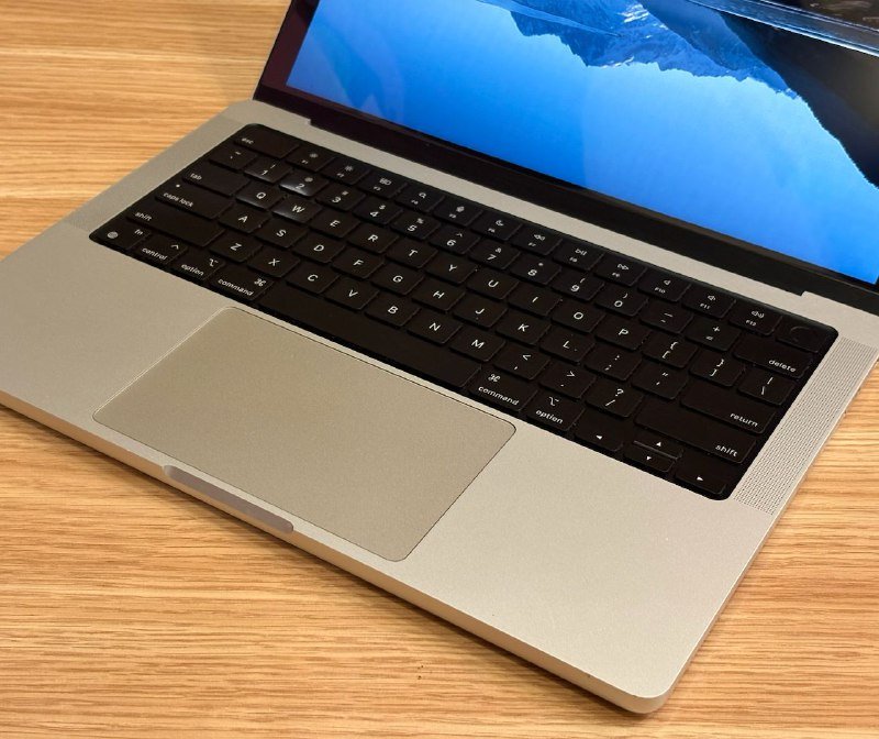 MacBook Pro 14" Apple M1, 16GB RAM, 512GB SSD 3