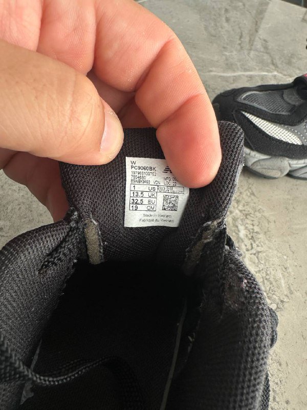 Кроссовки New Balance 9060 размер 32,5 5