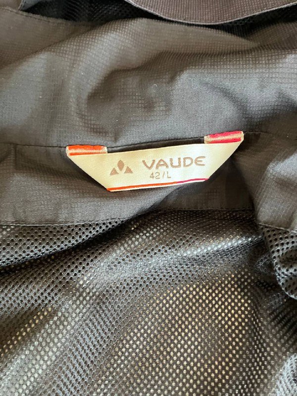 Лонгслив Quechua, лонгслив с капюшоном Temu, брюки Forclaz, куртка Vaude Escape 7