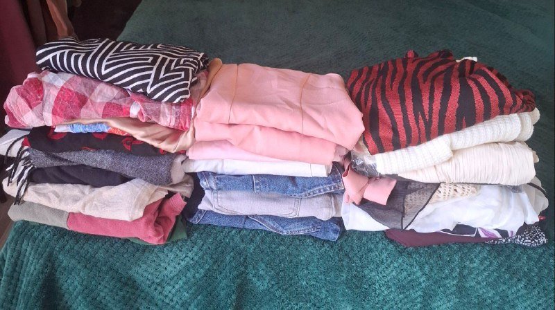 Туфли, кроссовки, женская одежда 42-44, рубашки, кофты, юбки, костюм, платья, майки, джинсы, шорты 4