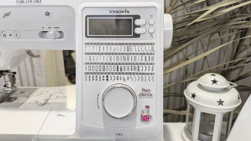 Швейная машинка с педалью и комплектом для начала 5