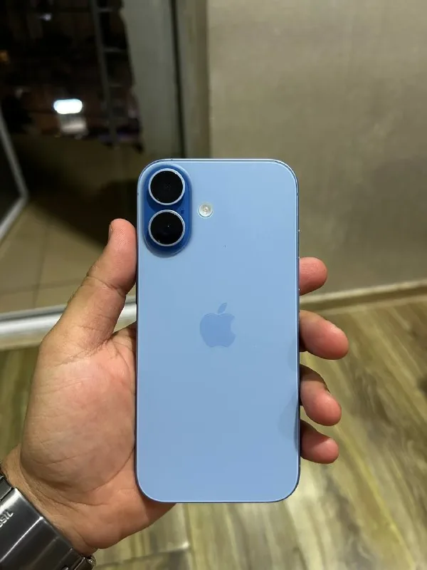 iPhone 17 256 ГБ Mist Blue 1