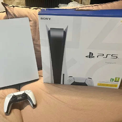 PlayStation 5, геймпад, подставка, кабели, коробка
