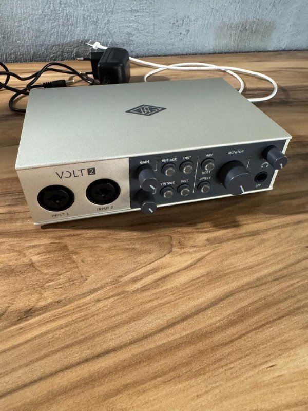 Звуковая карта Universal Audio Volt 2, Наушники Beyerdynamic DT 770 Pro