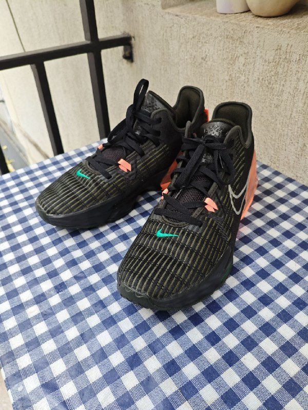 Кроссовки мужские Nike LeBron Witness 6
