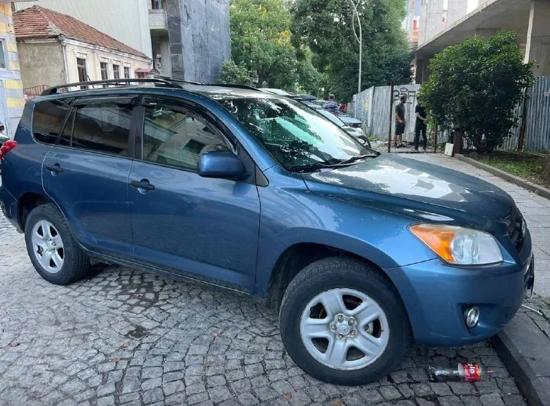Toyota RAV4 1