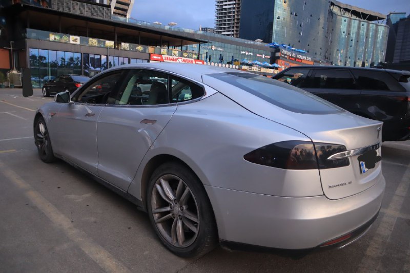 Tesla Model S 85 2013 2